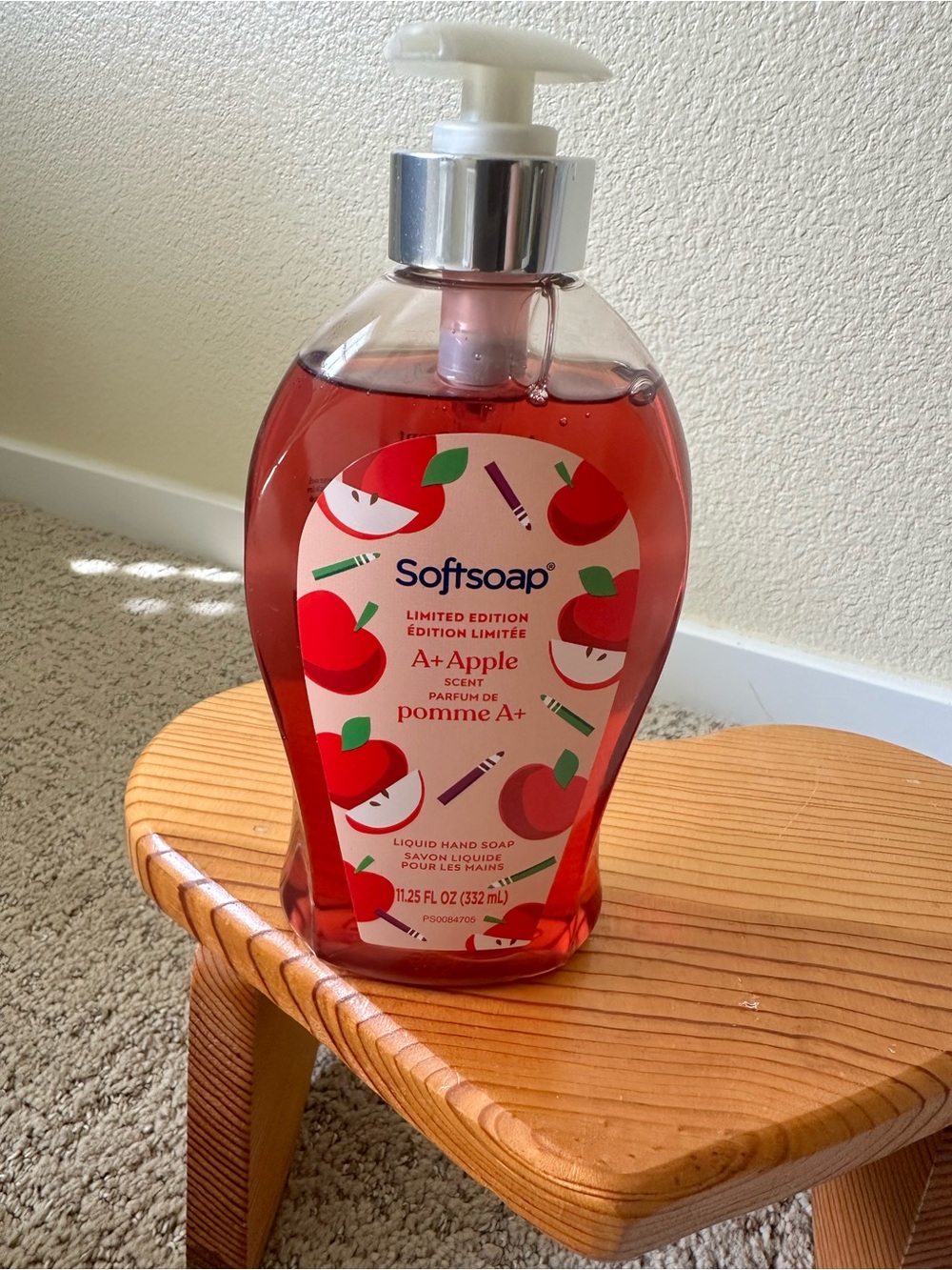 Softsoap Limited Edition A+Apple Scent Liquid Hand Soap 11.25 Fl oz